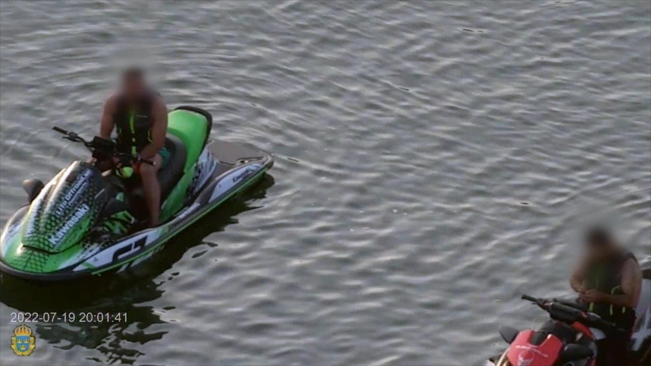 Chasing jet skis